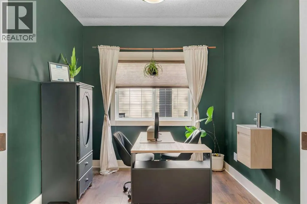 315 Crystal Green Close