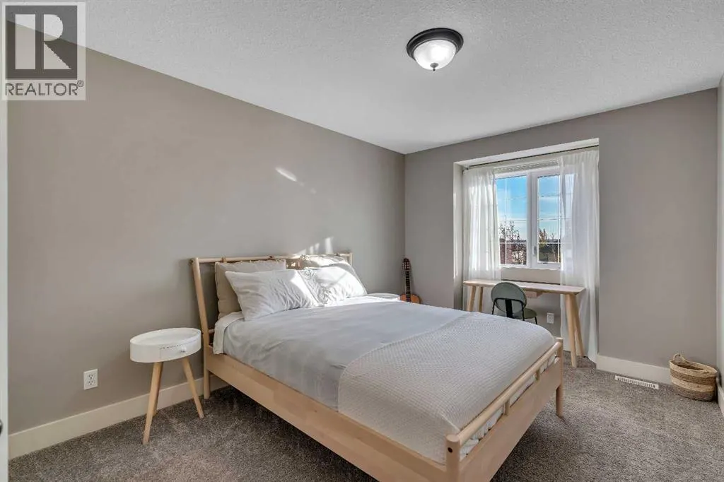 315 Crystal Green Close