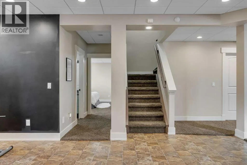 315 Crystal Green Close