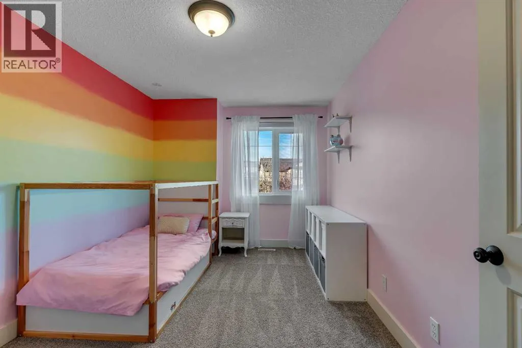 315 Crystal Green Close