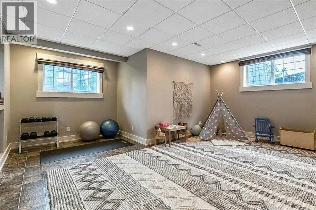 315 Crystal Green Close