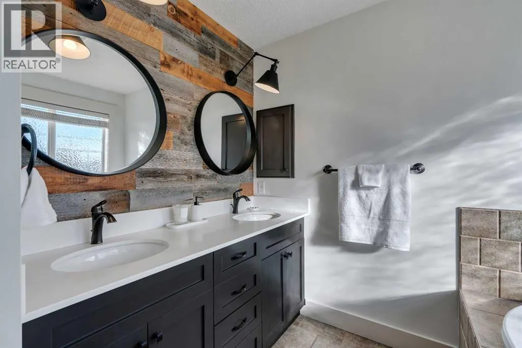 315 Crystal Green Close