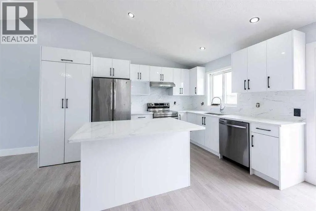 141 Falshire Close NE