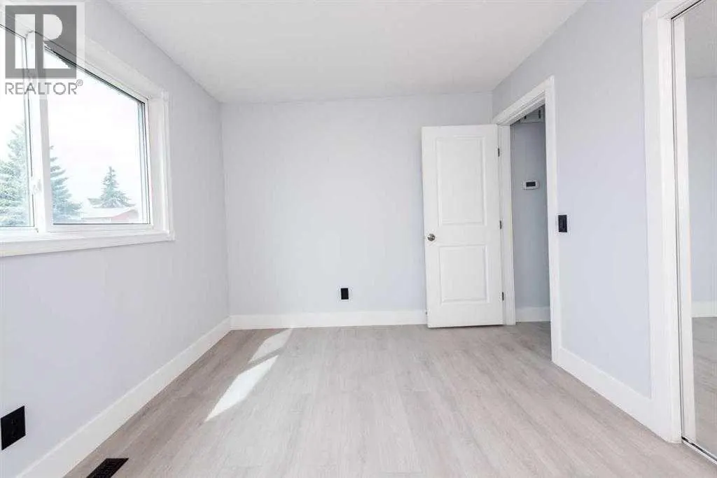 141 Falshire Close NE