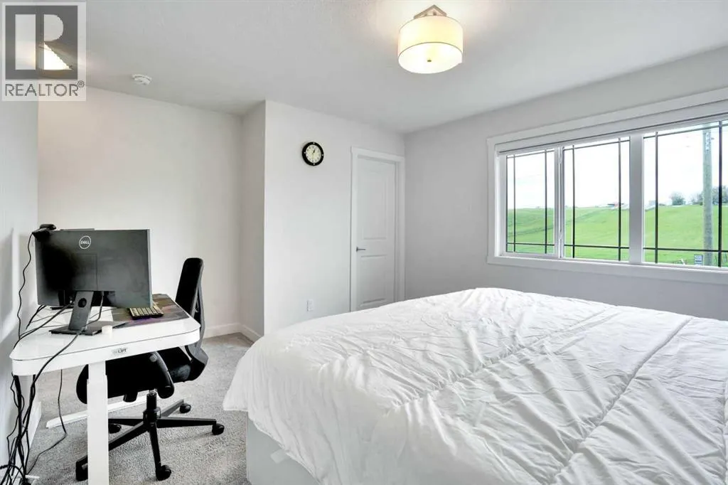 1457 Bayview Point SW