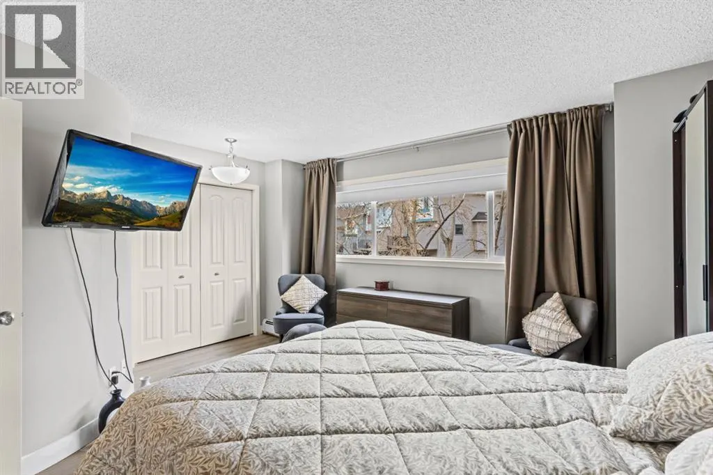 10, 105 Village Heights SW