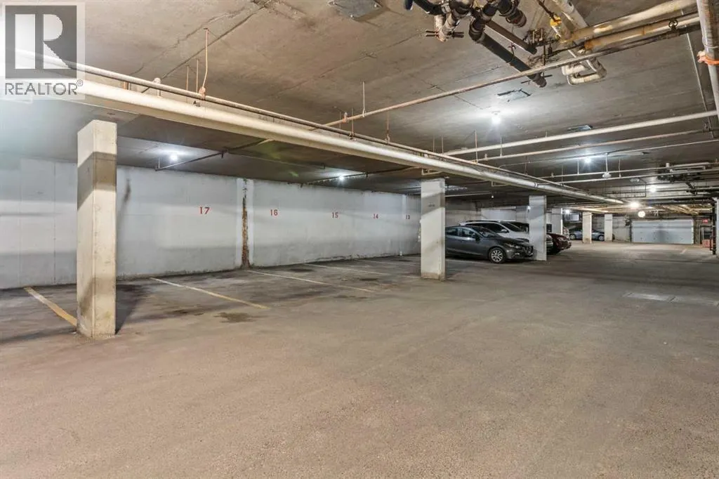 10, 105 Village Heights SW