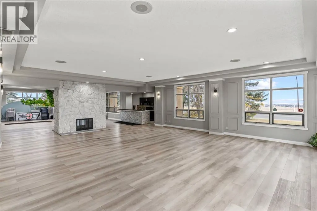 10, 105 Village Heights SW