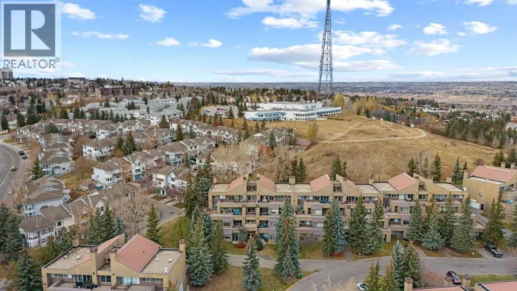 10, 105 Village Heights SW