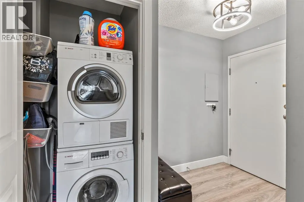 10, 105 Village Heights SW