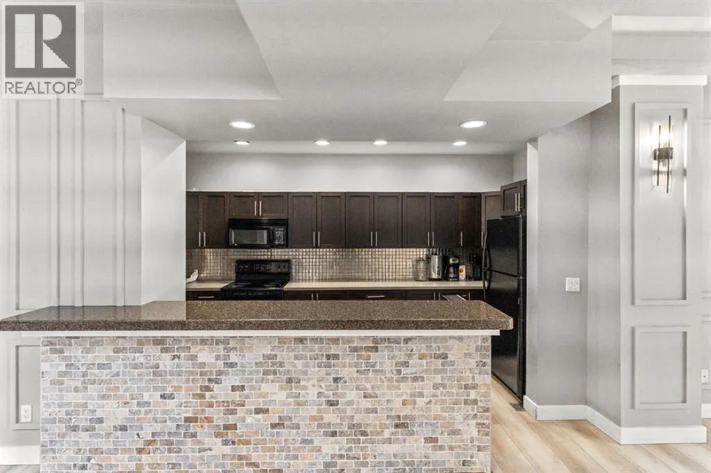 10, 105 Village Heights SW