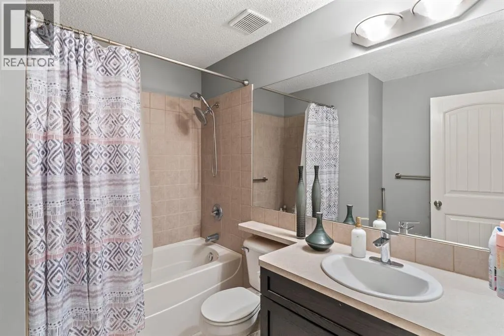 10, 105 Village Heights SW