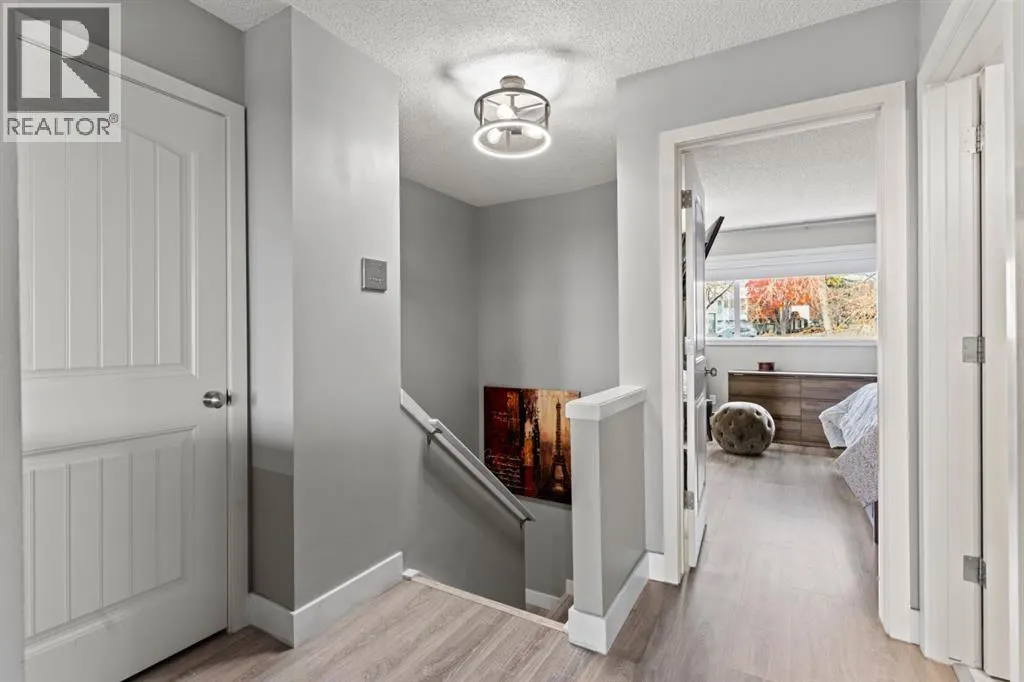 10, 105 Village Heights SW