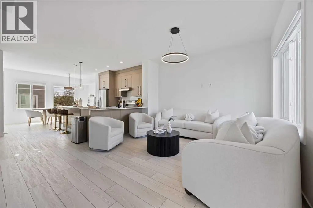 802, 335 Creekside Boulevard SW