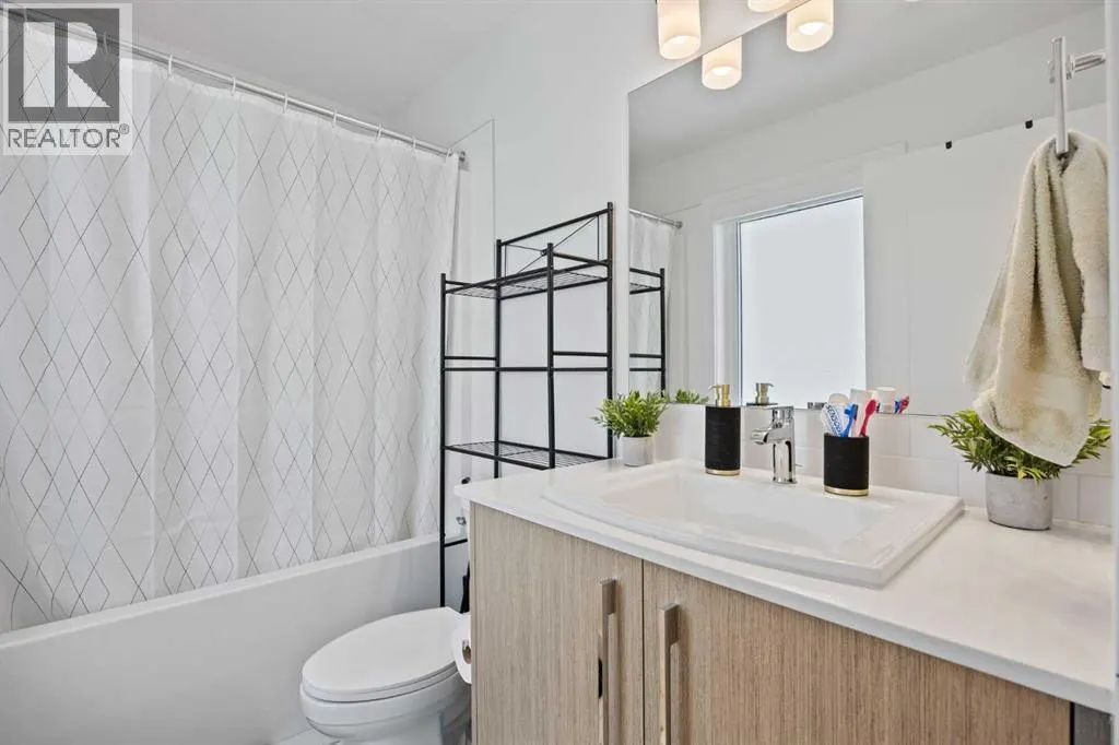 802, 335 Creekside Boulevard SW