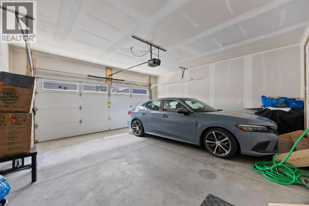 802, 335 Creekside Boulevard SW