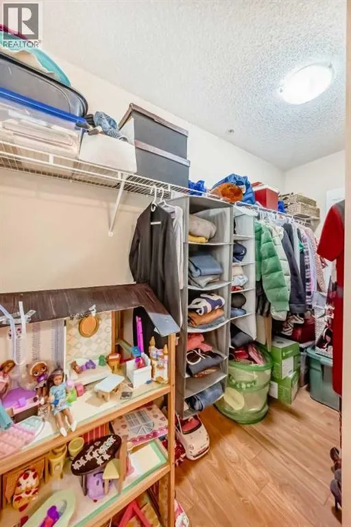 2212, 700 Willowbrook Road NW