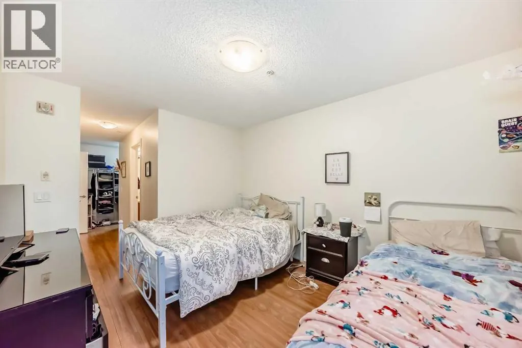 2212, 700 Willowbrook Road NW