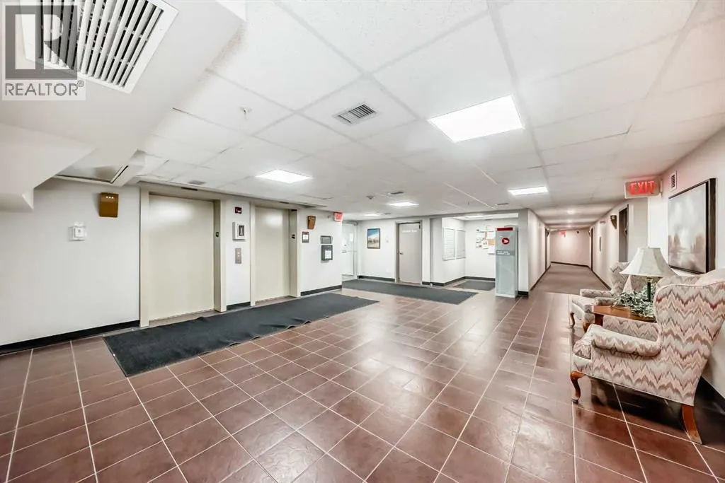 2212, 700 Willowbrook Road NW