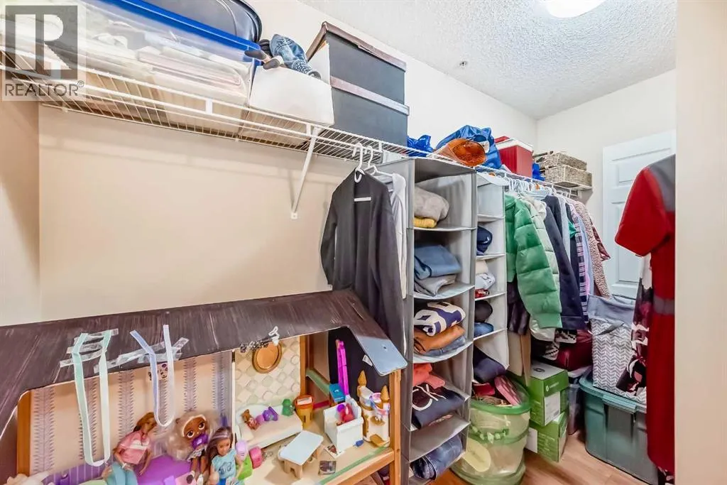 2212, 700 Willowbrook Road NW