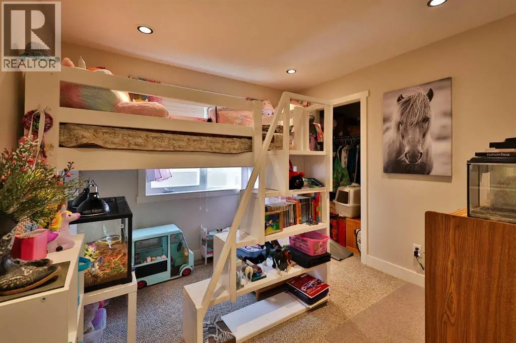 232 Sixmile Common S