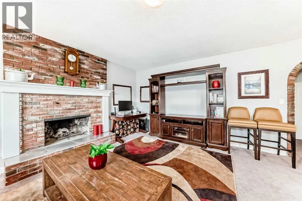 363 Templeside Circle NE