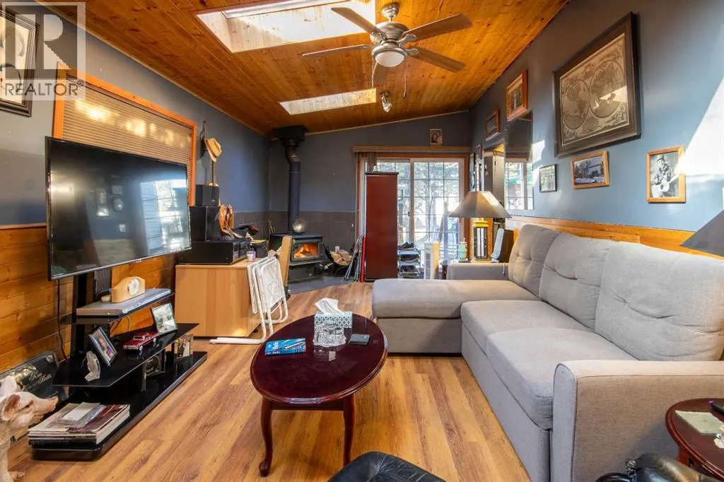 #1, 1 2004 Avenue SW