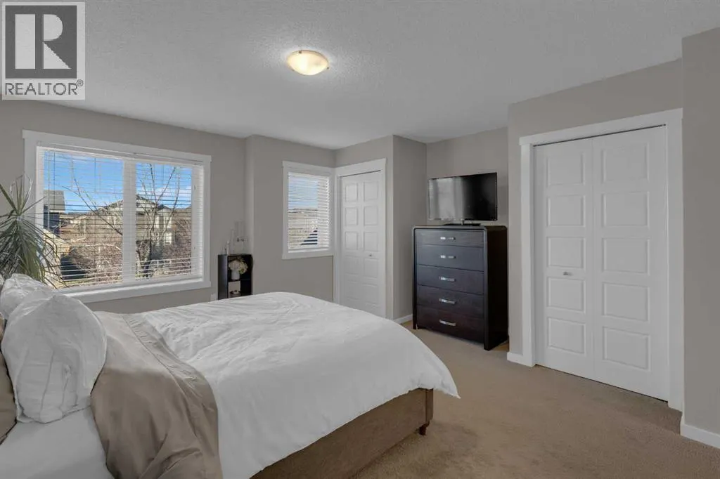 108, 2400 Ravenswood View SE