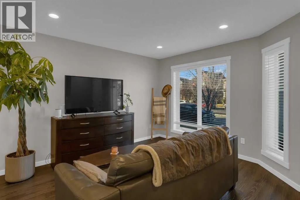 108, 2400 Ravenswood View SE