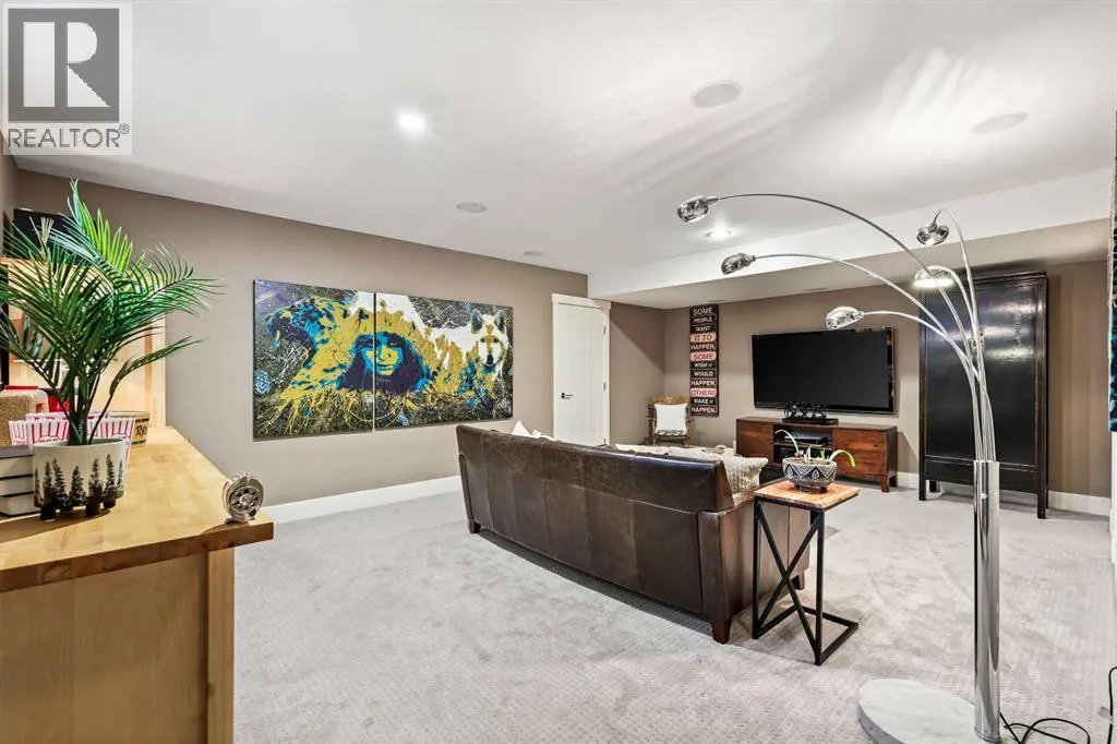 96 Beny-Sur-Mer Road SW