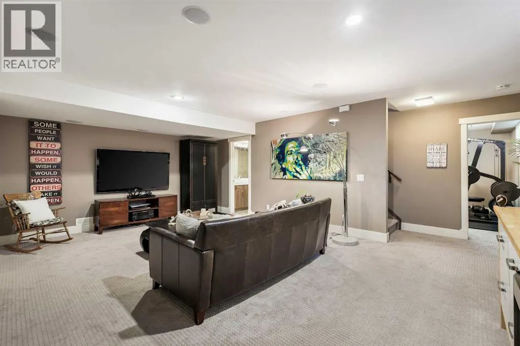 96 Beny-Sur-Mer Road SW