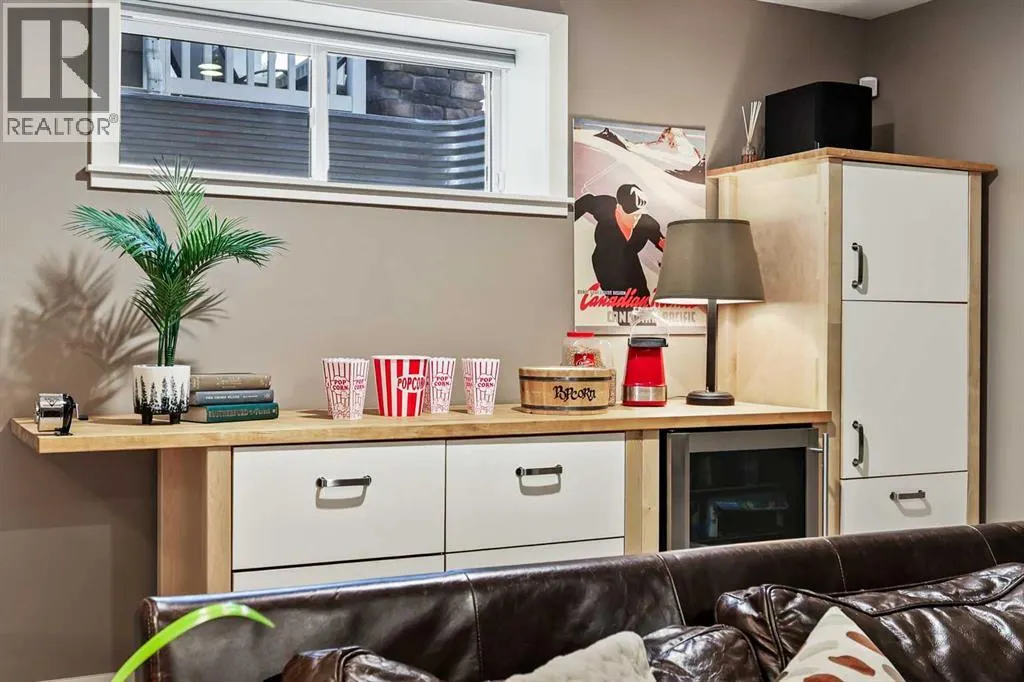 96 Beny-Sur-Mer Road SW