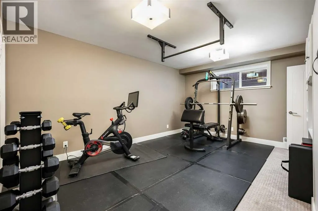 96 Beny-Sur-Mer Road SW