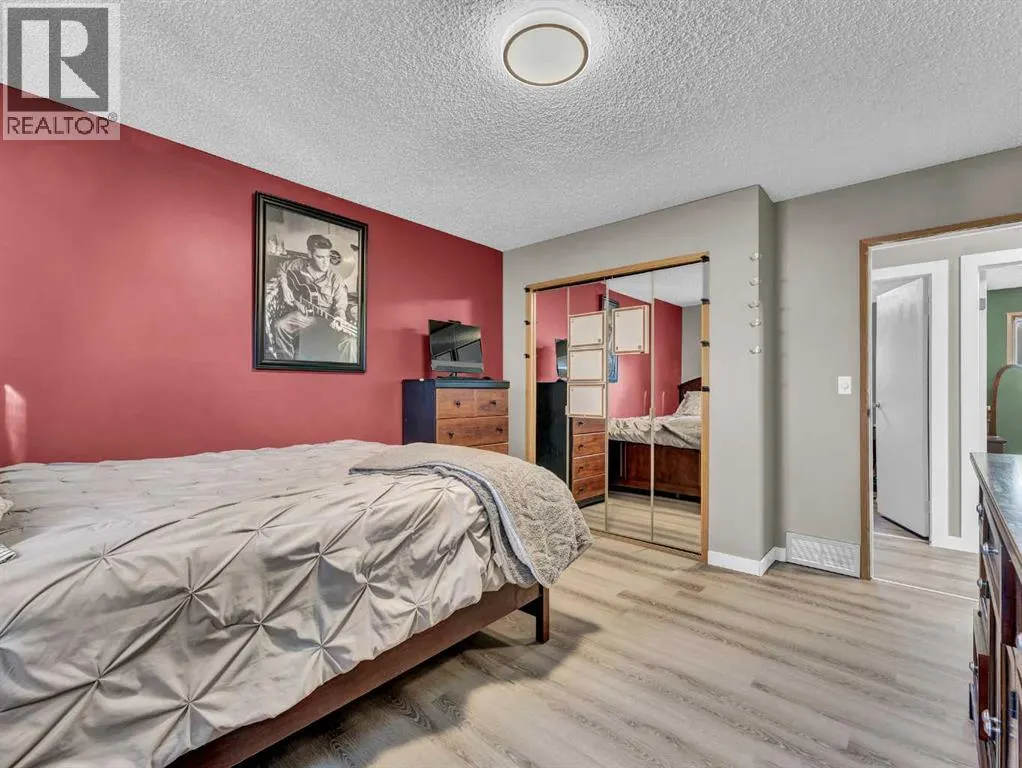 35 Rideau Crescent SE