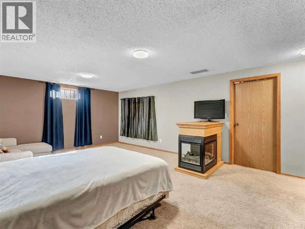 35 Rideau Crescent SE