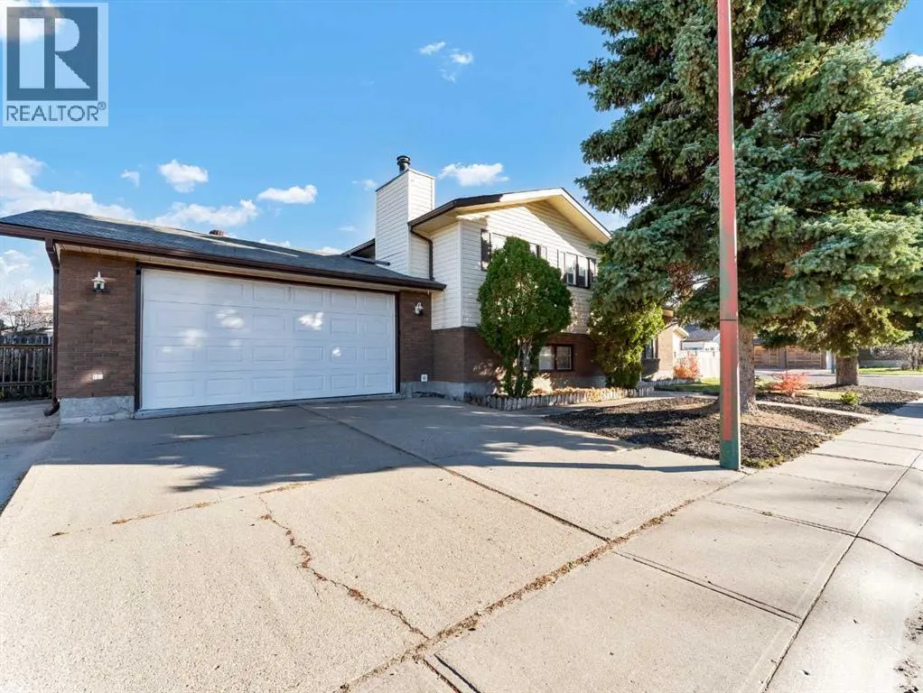 35 Rideau Crescent SE