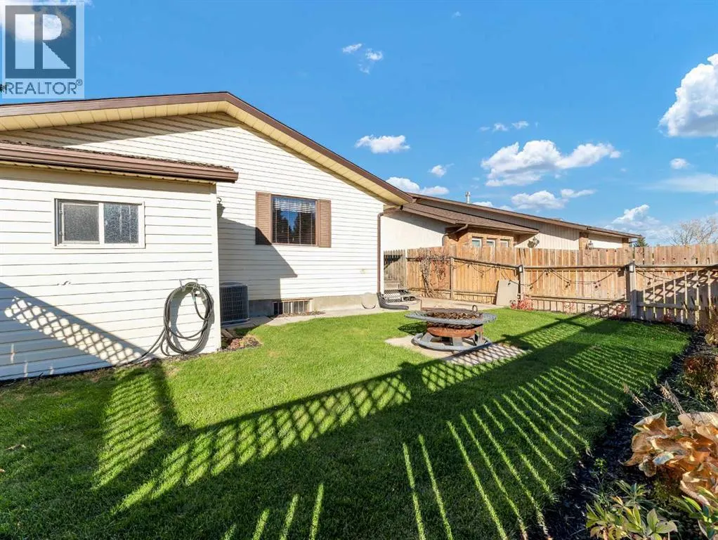 35 Rideau Crescent SE