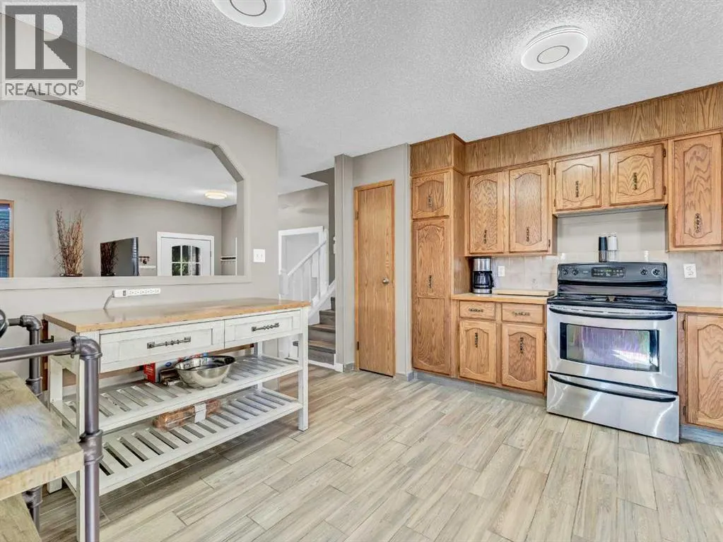 35 Rideau Crescent SE