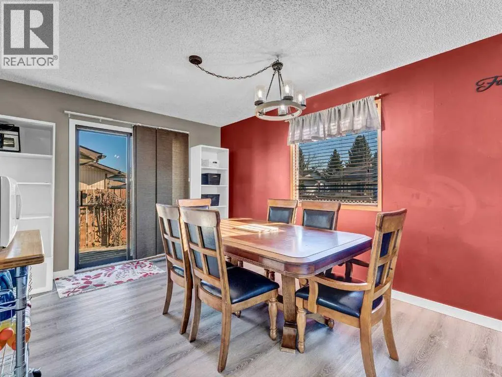 35 Rideau Crescent SE