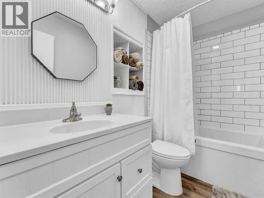 35 Rideau Crescent SE