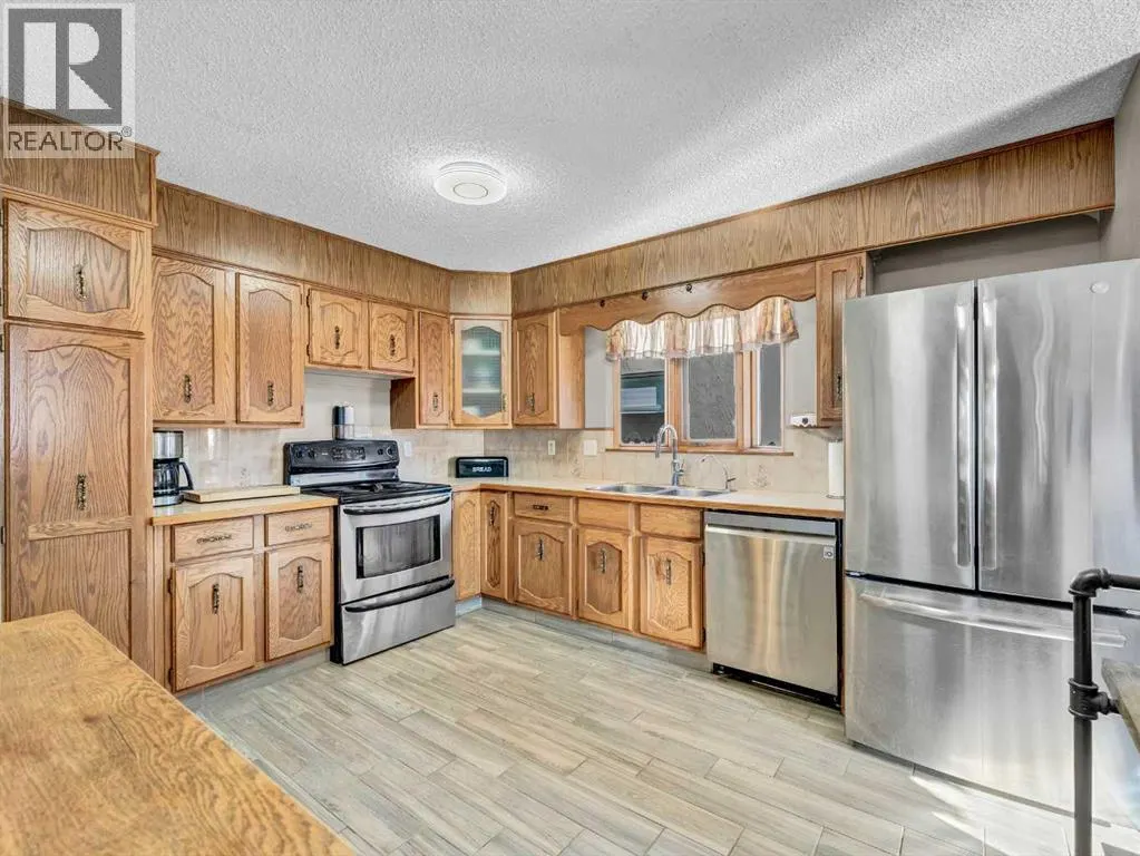 35 Rideau Crescent SE