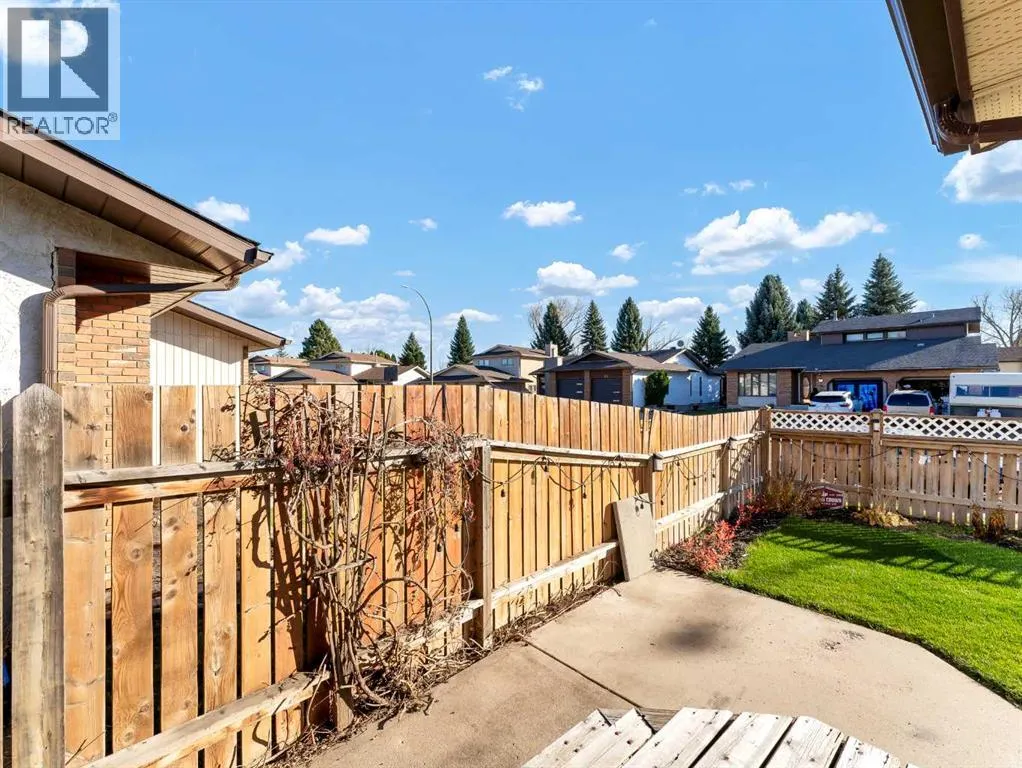 35 Rideau Crescent SE