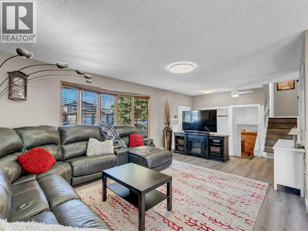 35 Rideau Crescent SE