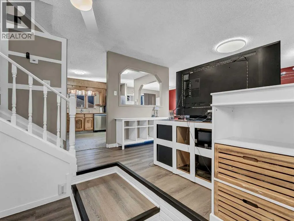 35 Rideau Crescent SE