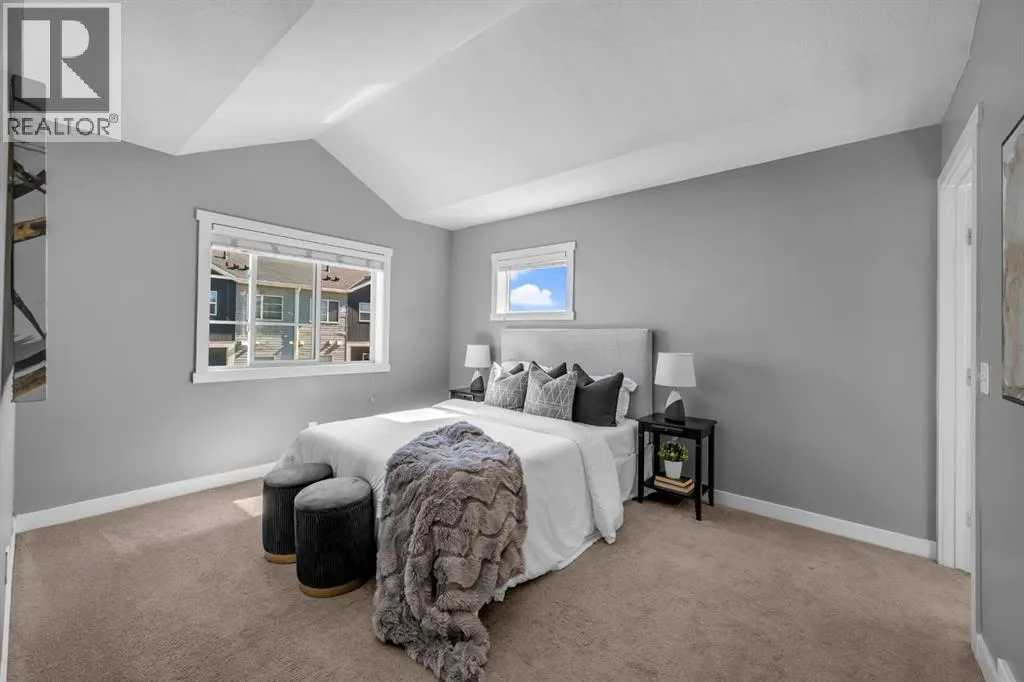 714 Redstone View NE