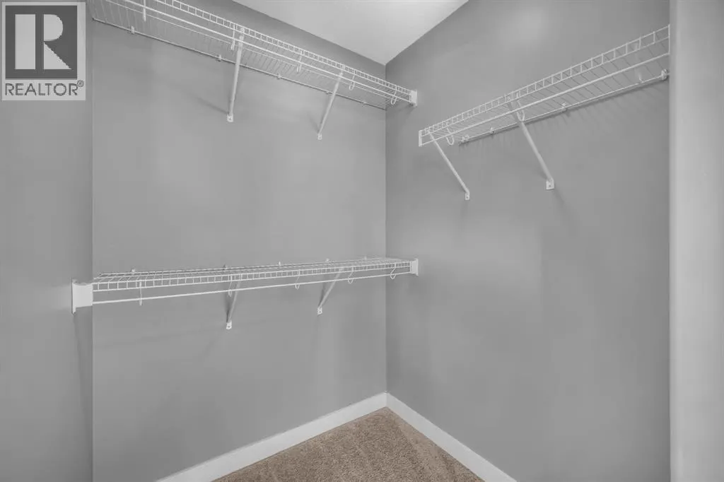 714 Redstone View NE