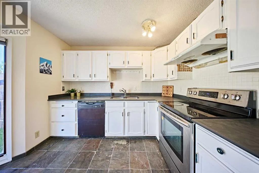 16 Shawmeadows Crescent SW