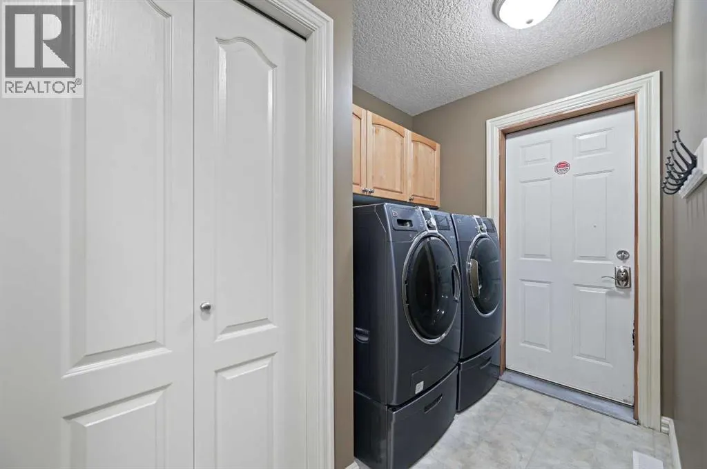 41 Strathridge Crescent SW