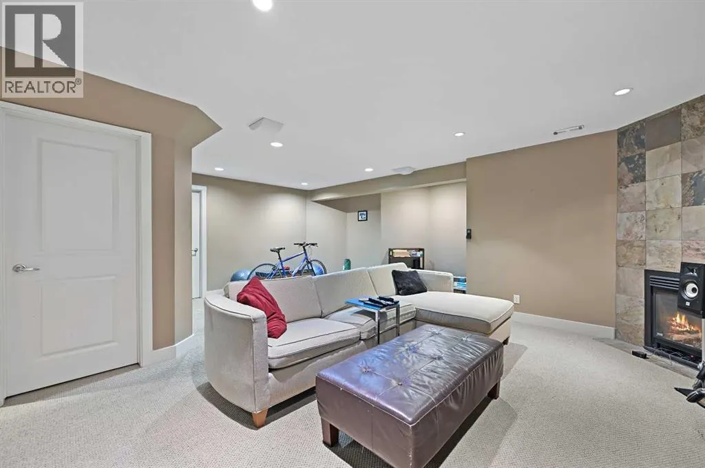 41 Strathridge Crescent SW