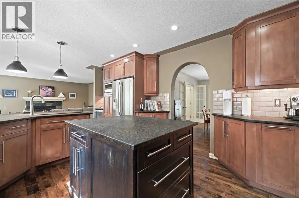 41 Strathridge Crescent SW